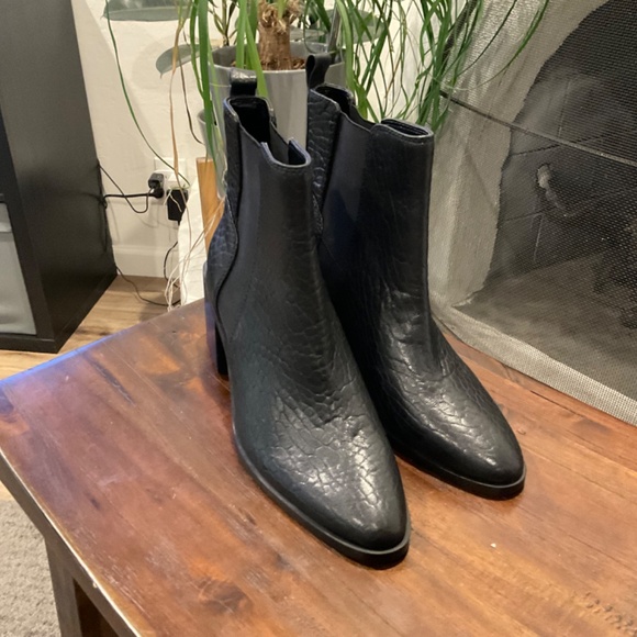 Vince Camuto Kreshna Bootie Black Leather 8M - Picture 9 of 10